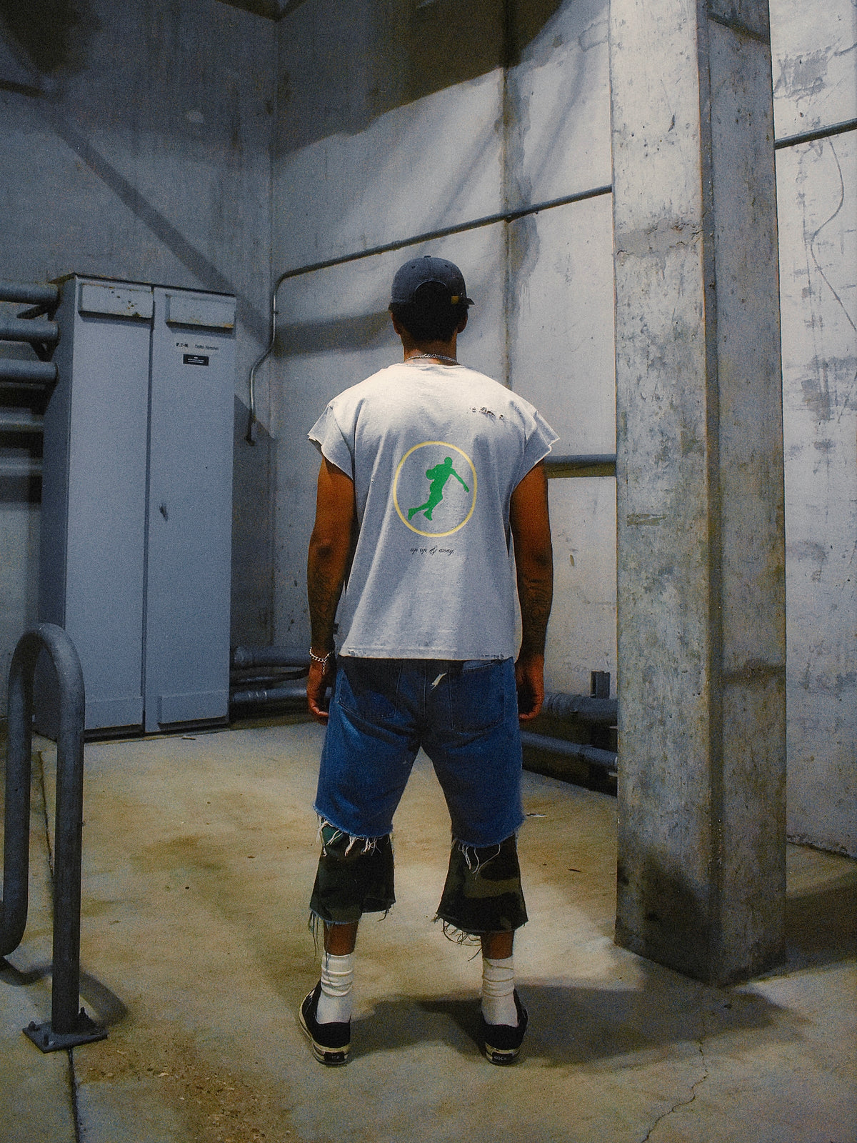 GREY "AIR UP THERE" CUT OFF TEE